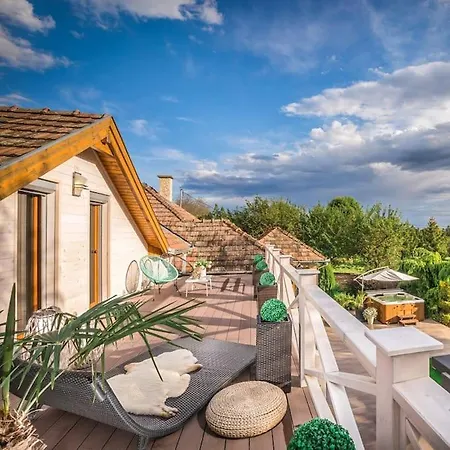 Villafarm Resort&Spa Ujireg - Ozora Apartment