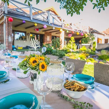 Apartament Teljes Villafarm - 23 Fo Reszere Ujireg